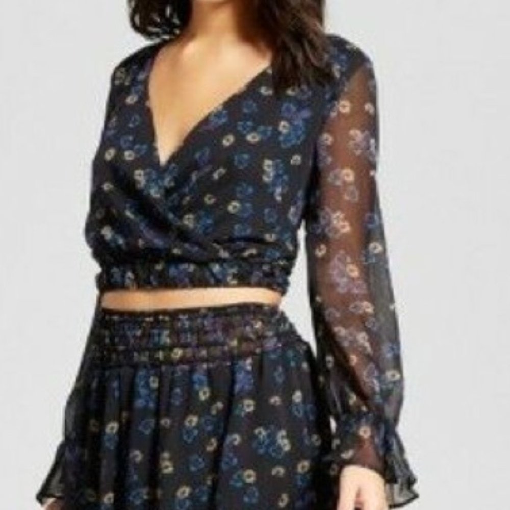 Copped Long Sleeve Blouse Black Floral